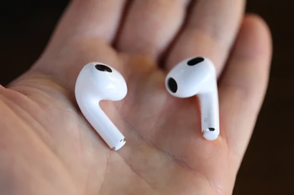 ⁦AirPods 3⁩ - الصورة ⁦4⁩